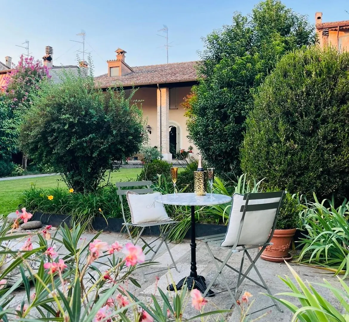 Maison Jardin Gambara 0*,